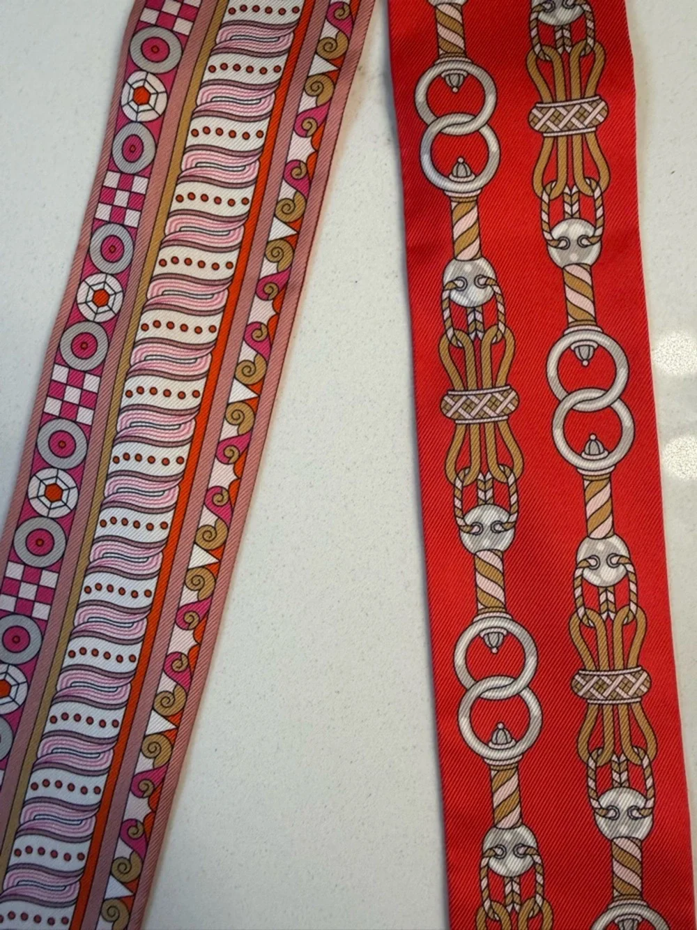 Hermes Silk Twilly Scarf Harnais en Rosace Qui - Picture 2 of 3